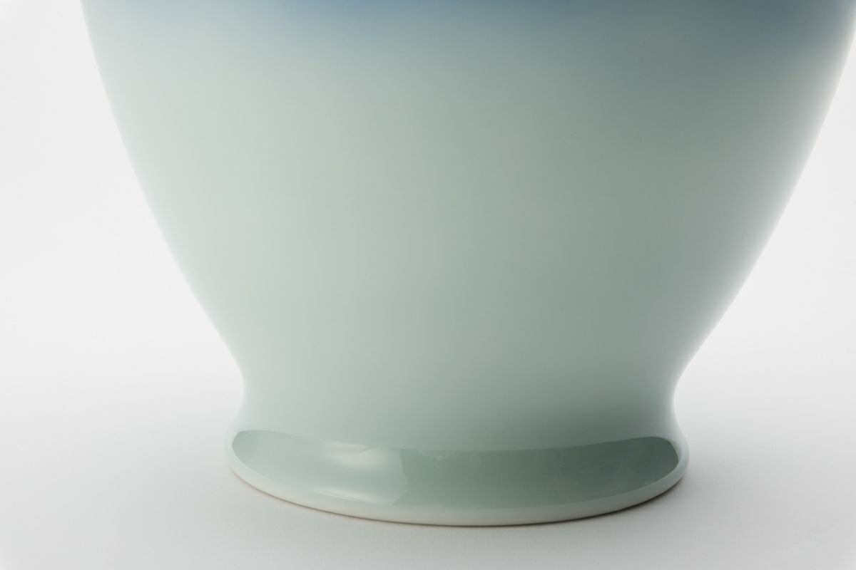 青磁富士 8号花生 | 有田焼 深川製磁｜公式オンラインストア