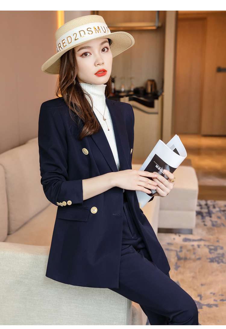 ネイビーコーデ クラシックエレガンスを纏う、ネイビーダブル