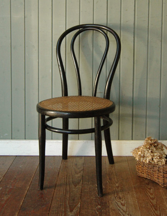 憧れのトーネットのアンティーク ベントウッドチェアが到着しました