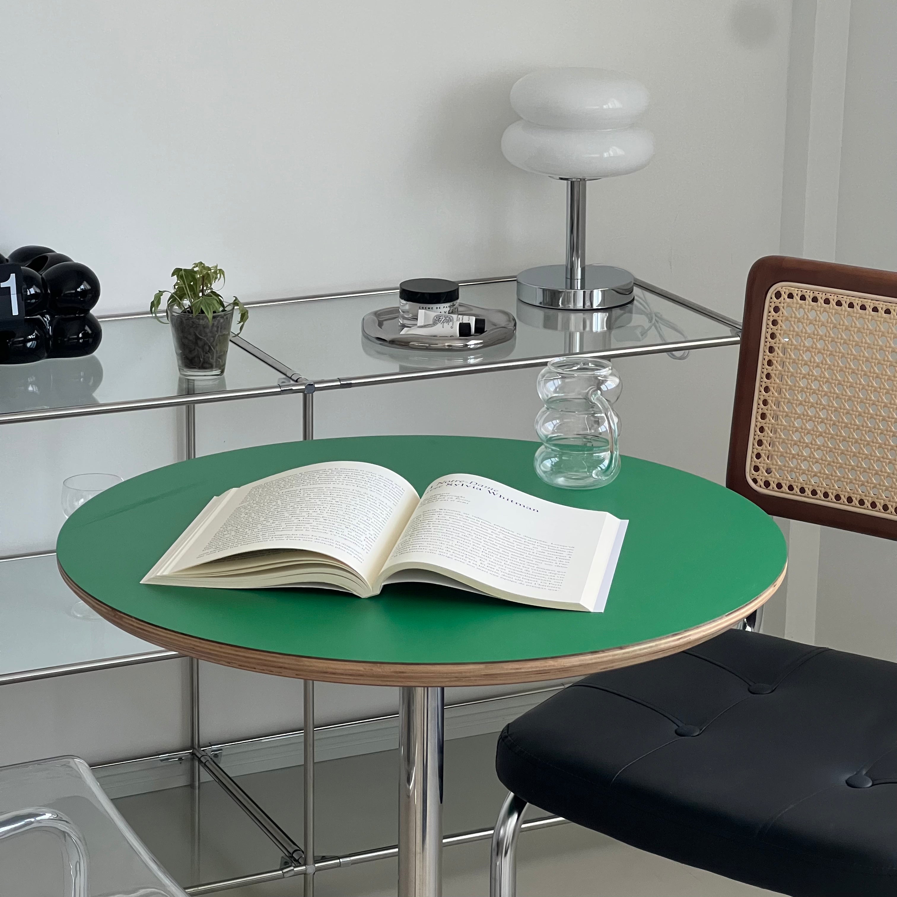 T24 Retro cafe table