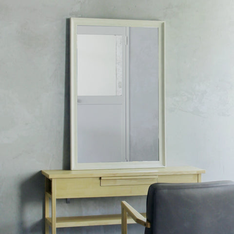 ミラー＆スタイリングスペースの壁掛けミラー｜美容室 鏡｜美容室