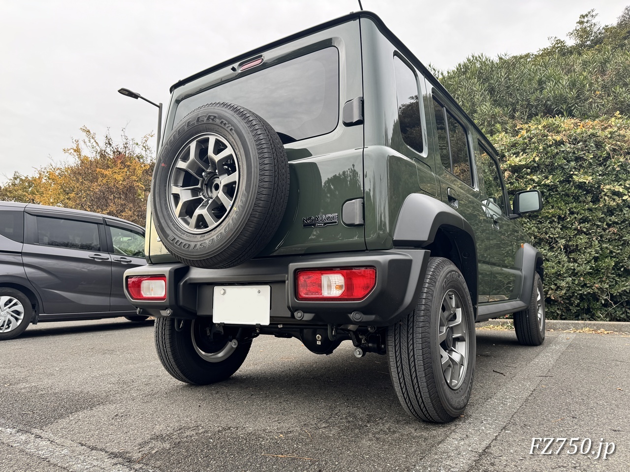 ジムニー ノマドのスペアタイヤを純正アルミホイールに交換